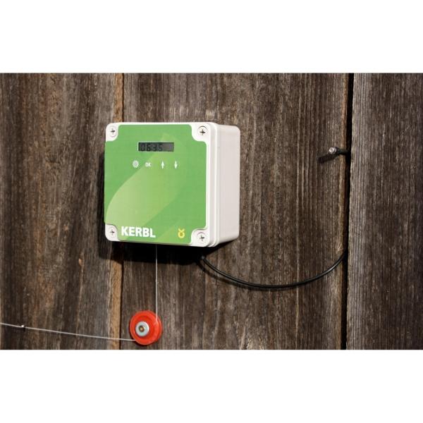 Bild 1 KERBL Automatische Hühnertür 